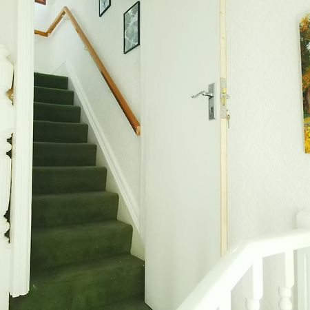 Service Accommodation 2 Bed Room Apartment In Newport South Wales Near Celtic Manor Icc Wales Exterior foto