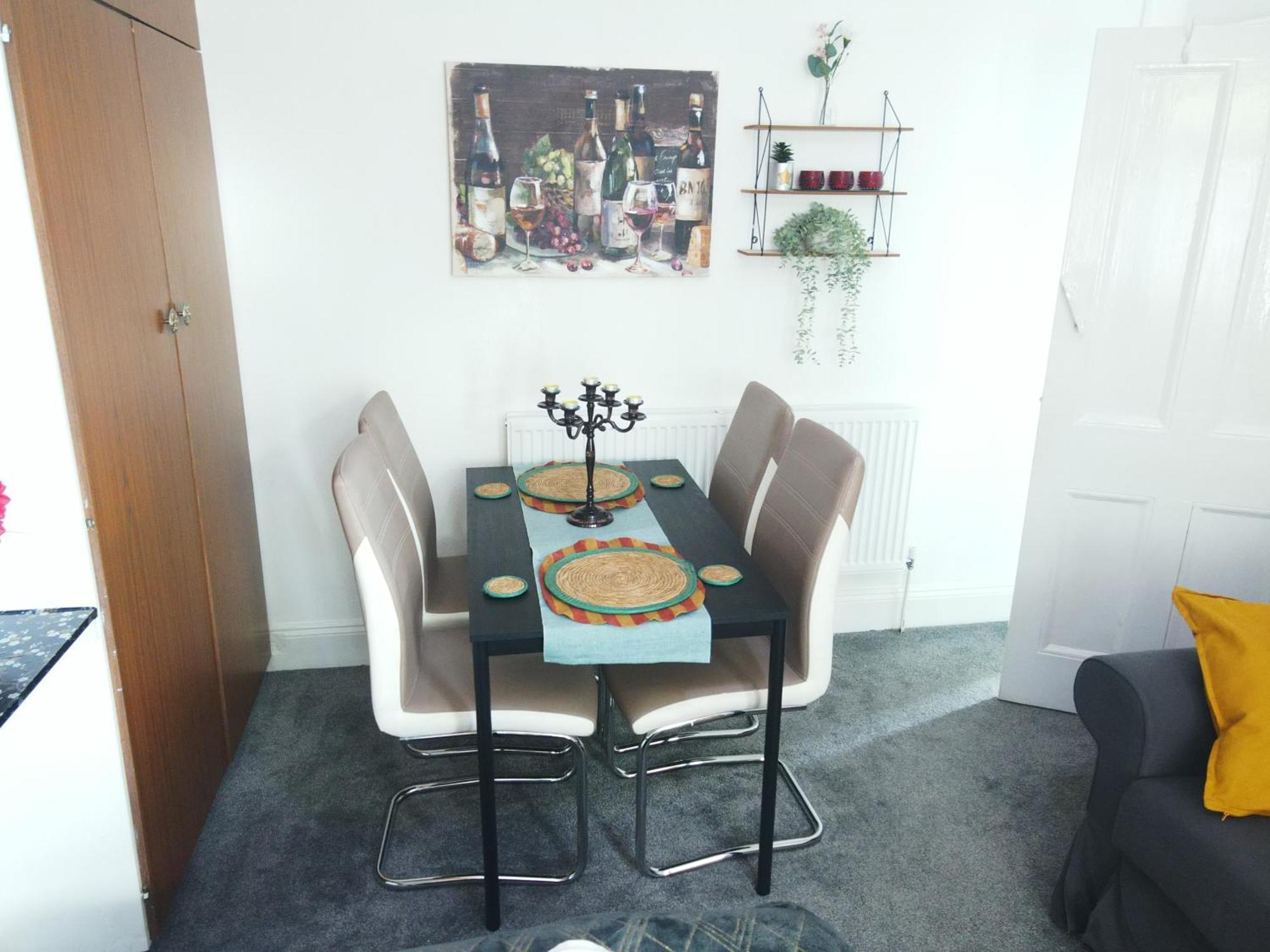 Service Accommodation 2 Bed Room Apartment In Newport South Wales Near Celtic Manor Icc Wales Exterior foto
